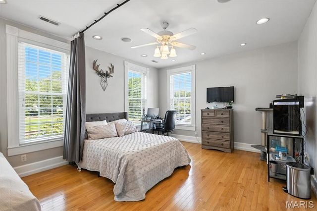 3434 Greenwood Boulevard, Maplewood, MO 63143
