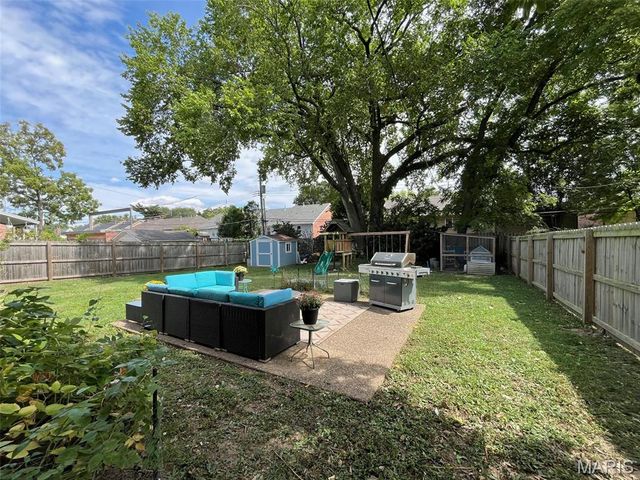 3434 Greenwood Boulevard, Maplewood, MO 63143