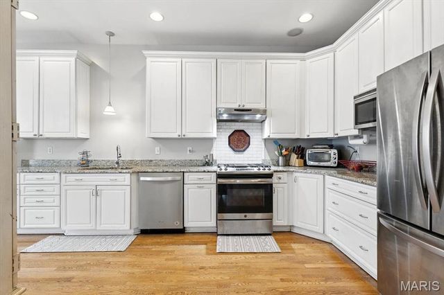 3434 Greenwood Boulevard, Maplewood, MO 63143