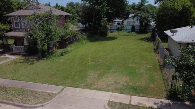 1220 E Annie Street, Fort Worth, TX 76104
