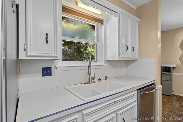 133 W Chestnut Place, Skiatook, OK 74070