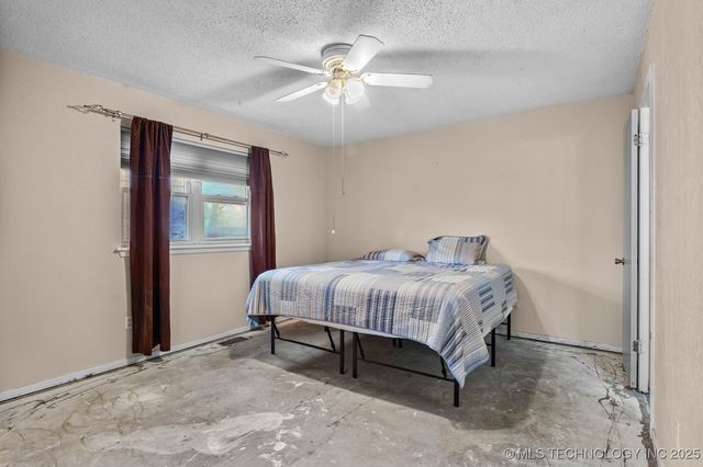 133 W Chestnut Place, Skiatook, OK 74070