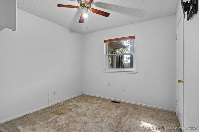 133 W Chestnut Place, Skiatook, OK 74070