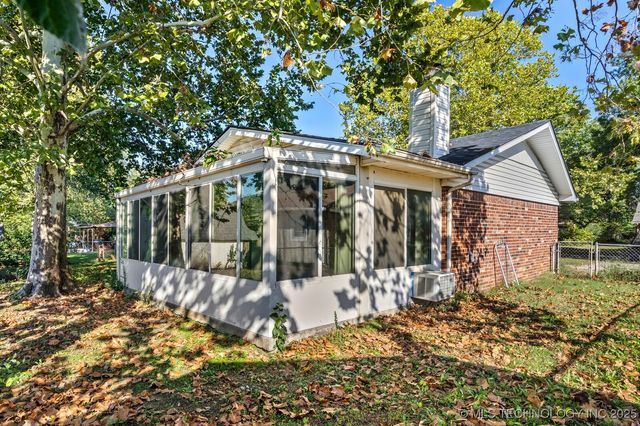 133 W Chestnut Place, Skiatook, OK 74070