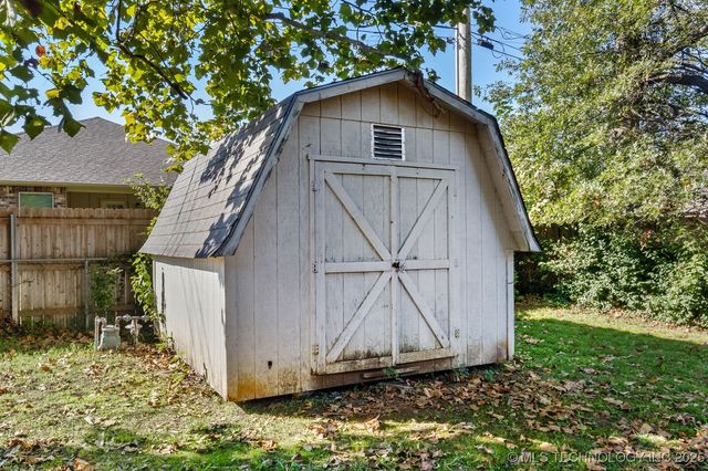 133 W Chestnut Place, Skiatook, OK 74070