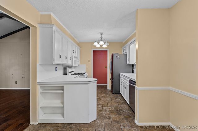 133 W Chestnut Place, Skiatook, OK 74070