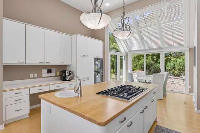 16458 Ringer Road, Minnetonka, MN 55391