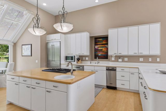 16458 Ringer Road, Minnetonka, MN 55391