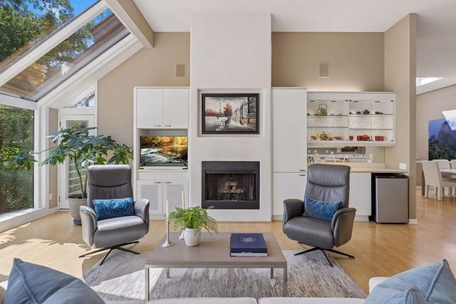 16458 Ringer Road, Minnetonka, MN 55391
