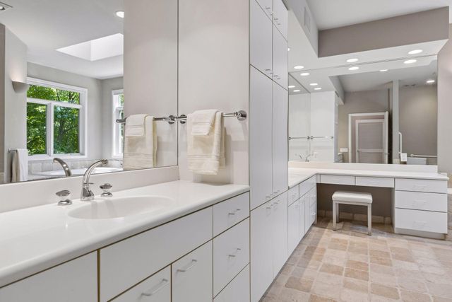 16458 Ringer Road, Minnetonka, MN 55391