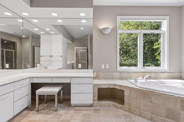 16458 Ringer Road, Minnetonka, MN 55391