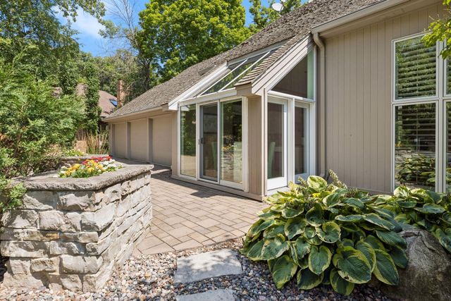 16458 Ringer Road, Minnetonka, MN 55391