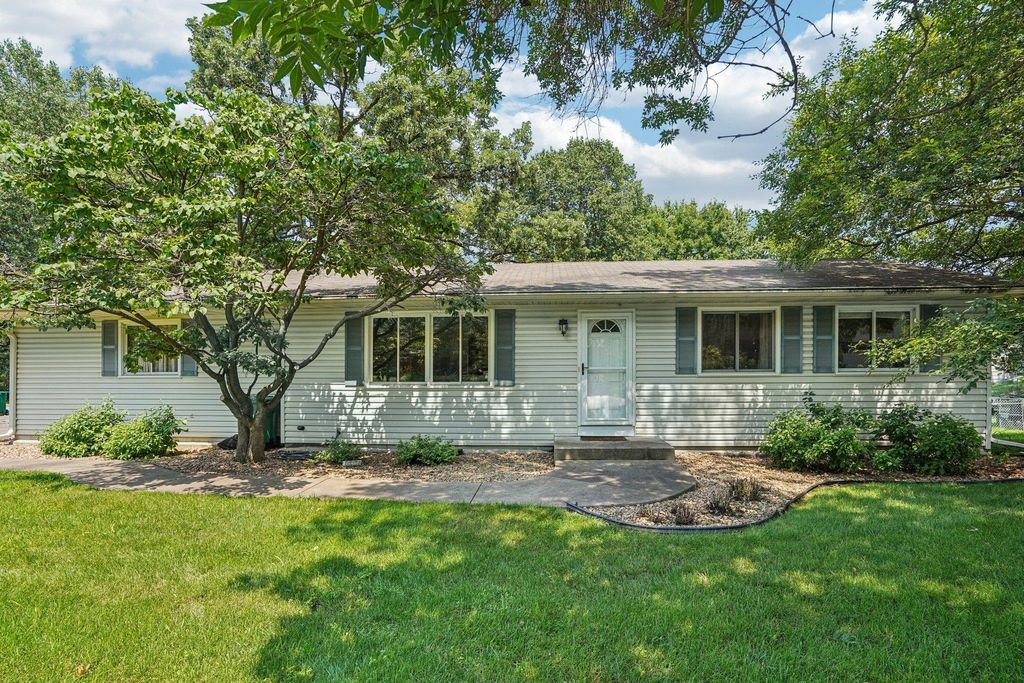 13882 62nd Avenue N, Maple Grove, MN 55311