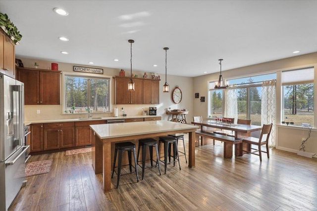 21823 S Harrison Rd, Cheney, WA 99004