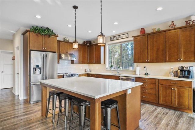 21823 S Harrison Rd, Cheney, WA 99004