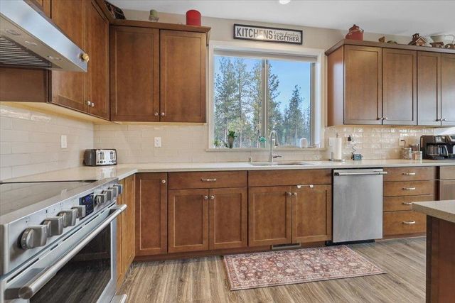 21823 S Harrison Rd, Cheney, WA 99004