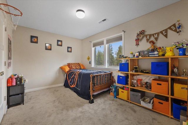 21823 S Harrison Rd, Cheney, WA 99004