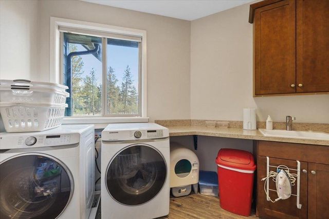 21823 S Harrison Rd, Cheney, WA 99004