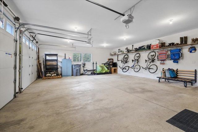21823 S Harrison Rd, Cheney, WA 99004