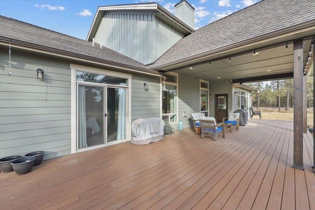 21823 S Harrison Rd, Cheney, WA 99004