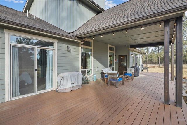 21823 S Harrison Rd, Cheney, WA 99004