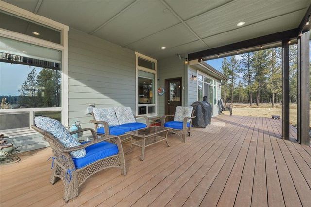 21823 S Harrison Rd, Cheney, WA 99004