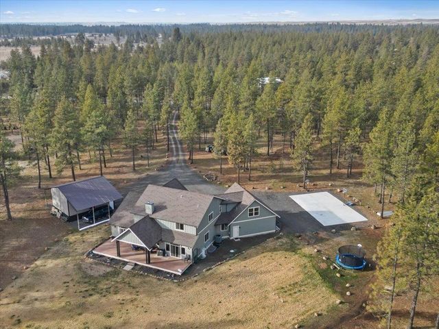 21823 S Harrison Rd, Cheney, WA 99004