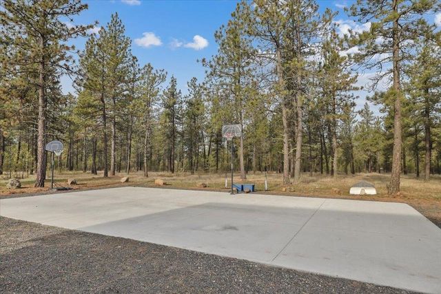 21823 S Harrison Rd, Cheney, WA 99004