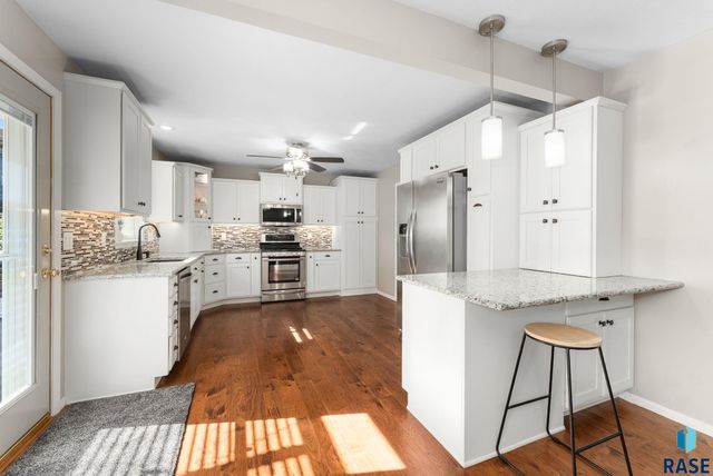 3104 S Elmwood Ave Avenue, Sioux Falls, SD 57105