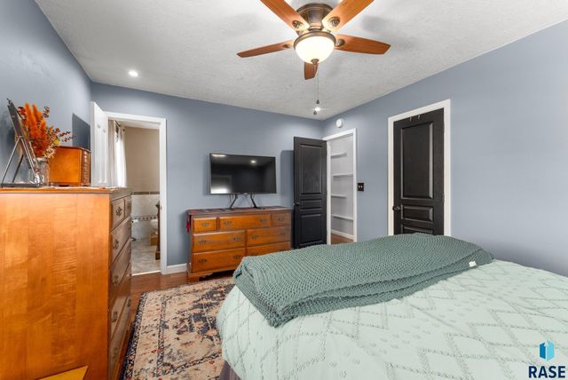 3104 S Elmwood Ave Avenue, Sioux Falls, SD 57105