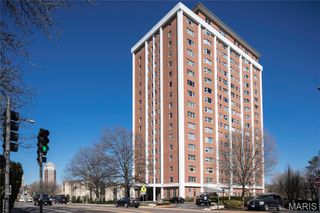 710 S Hanley Road 10A, Clayton, MO 63105