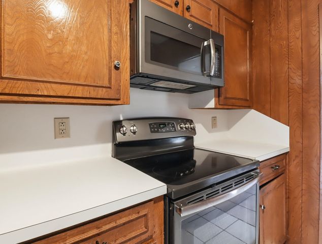 24 Cherrywood Cir, Marshall, TX 75672