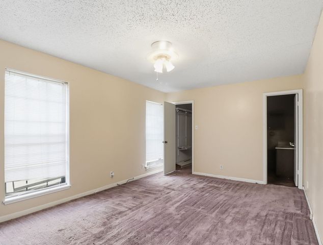 24 Cherrywood Cir, Marshall, TX 75672