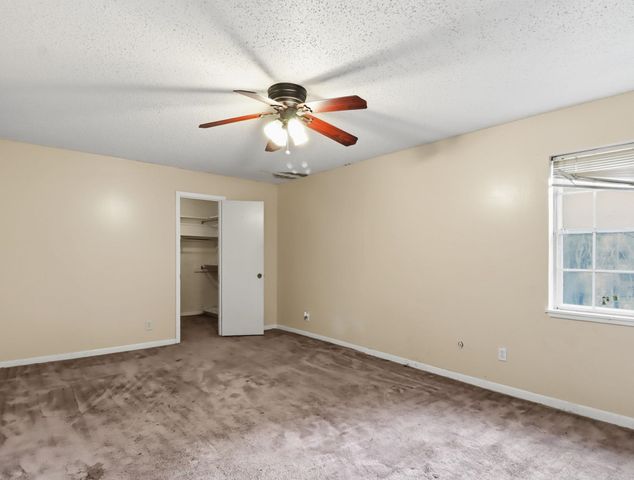 24 Cherrywood Cir, Marshall, TX 75672