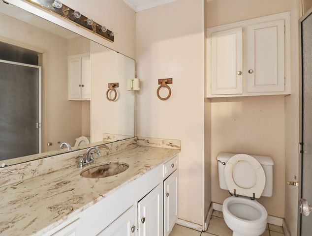 24 Cherrywood Cir, Marshall, TX 75672