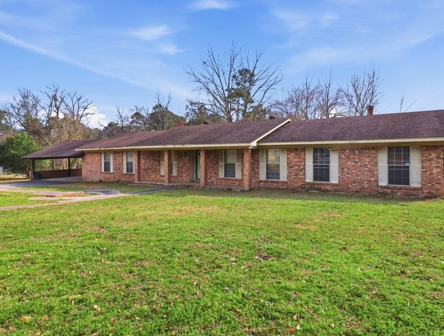 24 Cherrywood Cir, Marshall, TX 75672