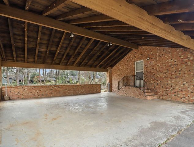 24 Cherrywood Cir, Marshall, TX 75672