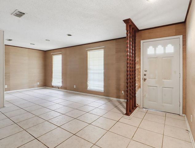 24 Cherrywood Cir, Marshall, TX 75672