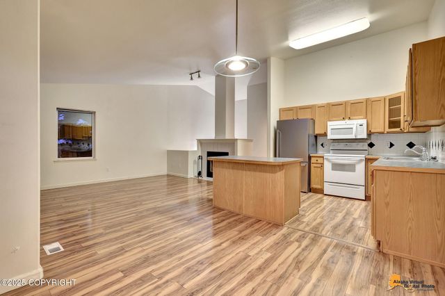 6229 Laurel Street, Anchorage, AK 99507