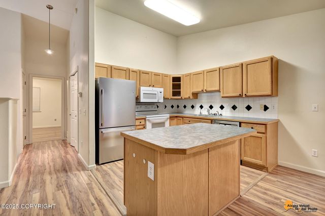 6229 Laurel Street, Anchorage, AK 99507