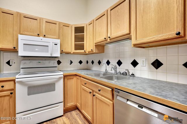 6229 Laurel Street, Anchorage, AK 99507