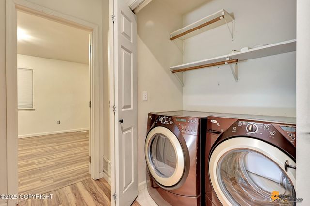 6229 Laurel Street, Anchorage, AK 99507