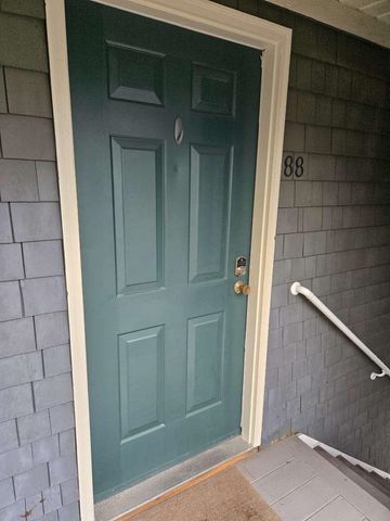 88 Cricketbrook, Dover, NH 03820