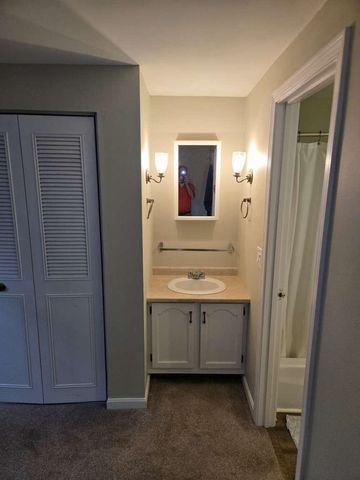 88 Cricketbrook, Dover, NH 03820