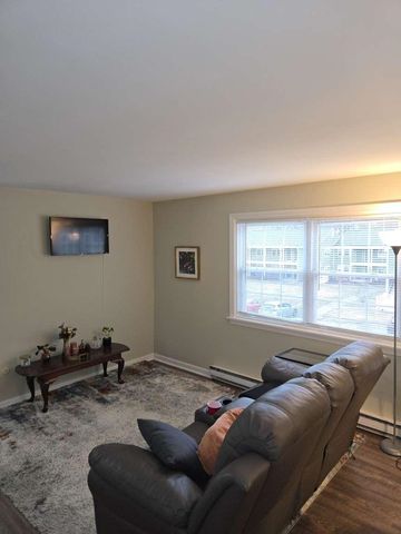 88 Cricketbrook, Dover, NH 03820