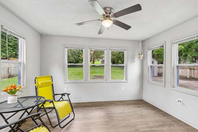 1037 65th Street, Windsor Heights, IA 50324