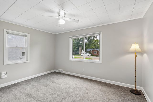 1037 65th Street, Windsor Heights, IA 50324