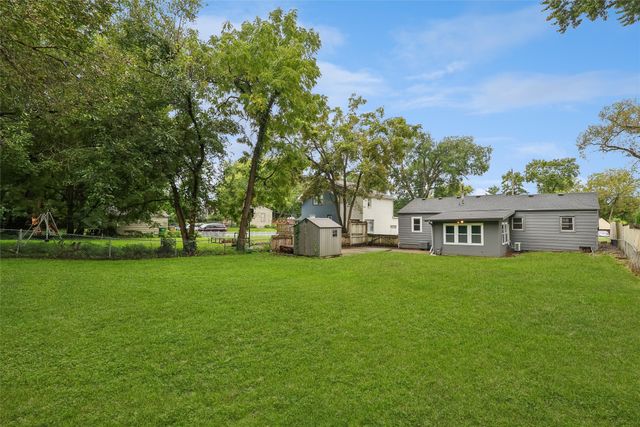 1037 65th Street, Windsor Heights, IA 50324