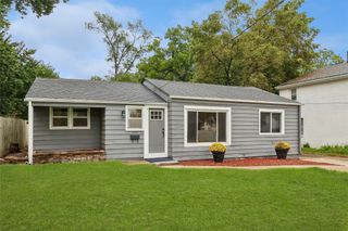 1037 65th Street, Windsor Heights, IA 50324