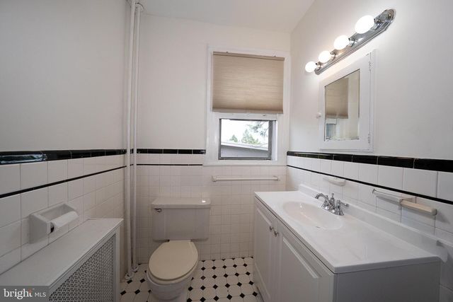 562 BARRETT AVE, Haverford, PA 19041